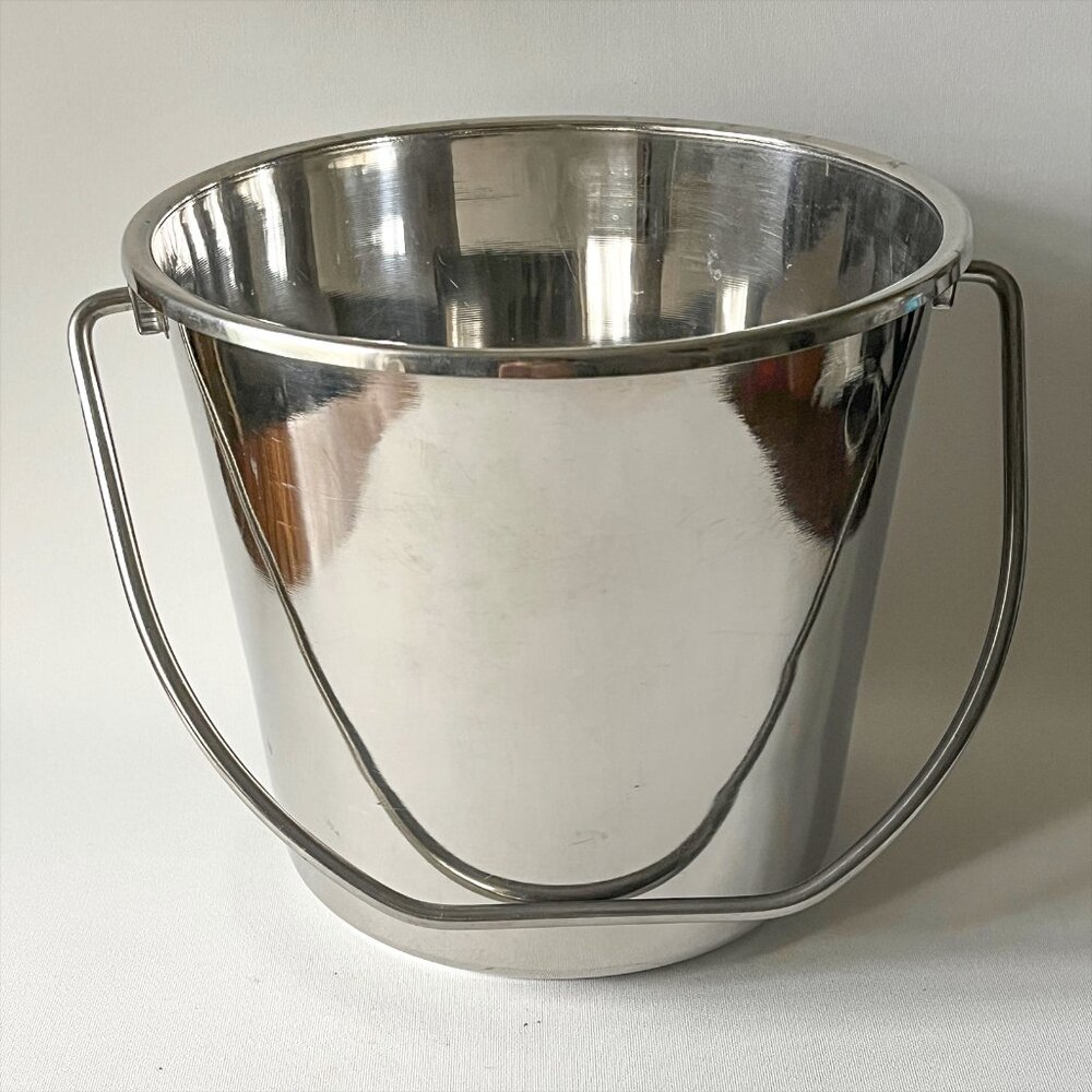 6L Heavy Duty Stainless Steel Round Bucket with Handle for Home Kennel Farm